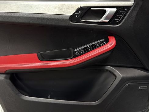 Used 2018 Porsche Macan GTS w/ Premium Package Plus AWD/4WD image 19
