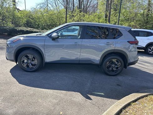 New 2026 Nissan Rogue SV FWD image 4