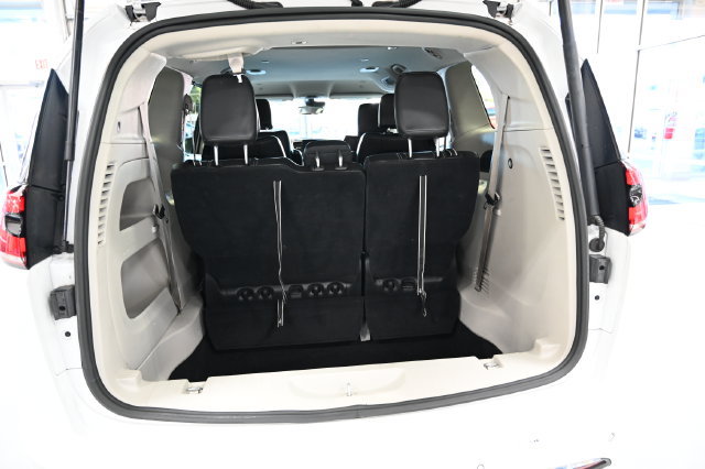 Used 2024 Chrysler Pacifica Touring-L FWD image 30