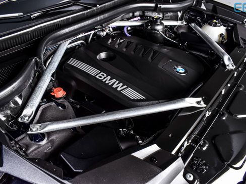 Used 2023 BMW X7 xDrive40i w/ Premium Package image 13