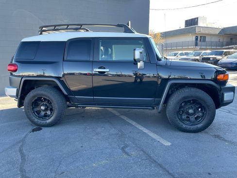 Used 2008 Toyota FJ Cruiser 4WD w/ Upgrade Pkg 2 image 3