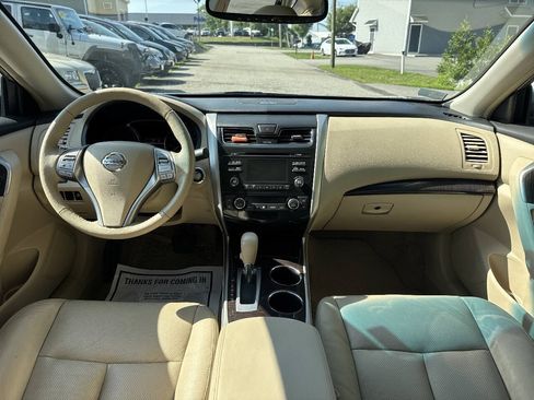 Used 2013 Nissan Altima 2.5 SL FWD image 16