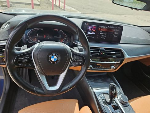 Used 2023 BMW 530i w/ Premium Package image 18