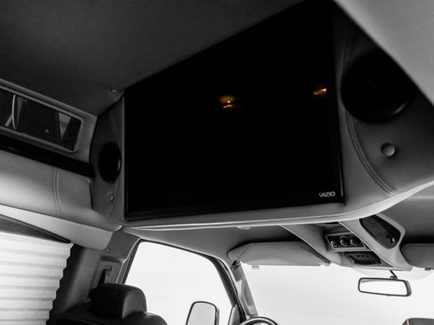 Used 2023 GMC Savana 2500 image 52