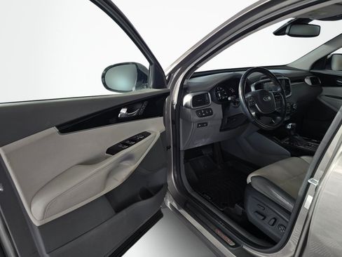 Used 2019 Kia Sorento SX FWD image 18