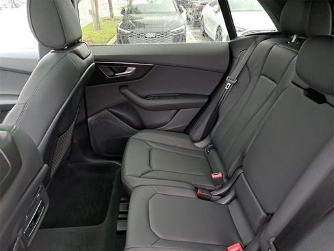 Used 2025 Audi Q8 Premium w/ Convenience Package image 27