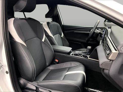 Used 2026 Toyota Camry SE FWD image 8