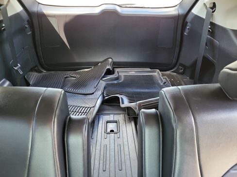Used 2022 Toyota Highlander XLE AWD/4WD image 14