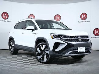 Used 2024 Volkswagen Taos SEL image 1
