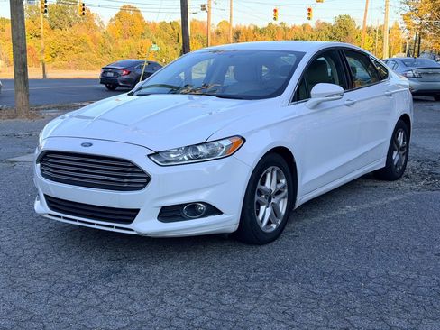 Used 2015 Ford Fusion SE w/ Equipment Group 202A image 1