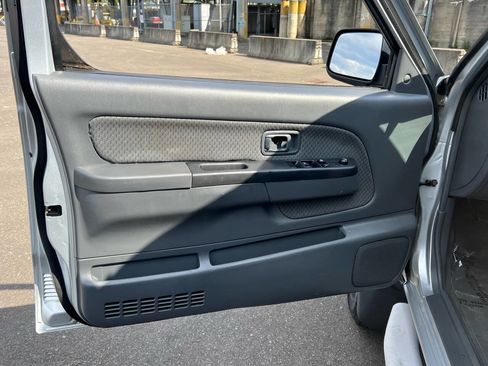 Used 2002 Nissan Xterra XE image 14