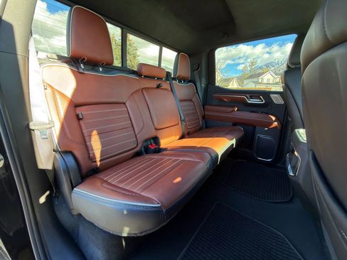 Used 2023 GMC Sierra 1500 Denali Ultimate image 10