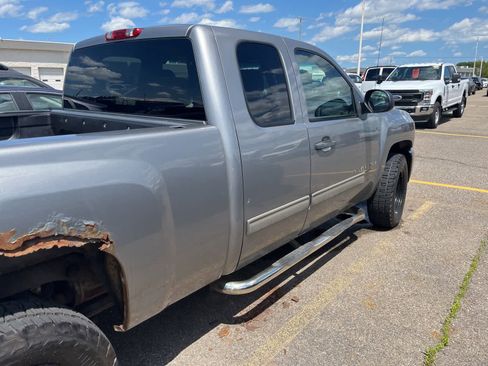 Used 2009 Chevrolet Silverado 1500 LT w/ Power Pack Plus AWD/4WD image 10