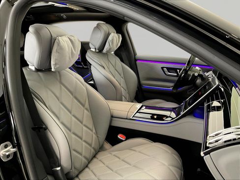 Certified 2026 Mercedes-Benz Maybach S 680 4MATIC image 29