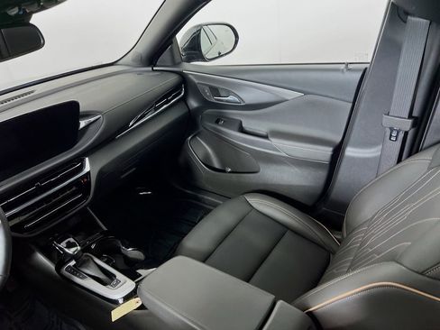 New 2025 Buick Envista Avenir FWD image 21