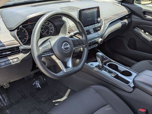 Used 2023 Nissan Altima 2.5 SV FWD image 11