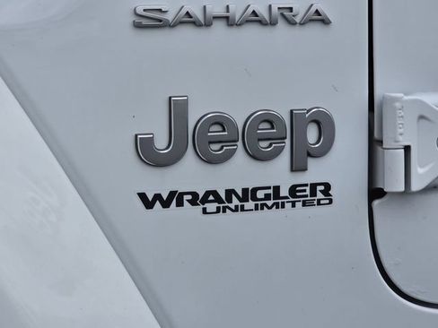 Used 2020 Jeep Wrangler Unlimited Sahara AWD/4WD image 32