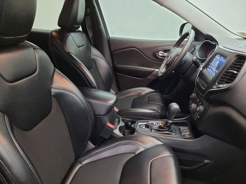 Used 2019 Jeep Cherokee Latitude Plus image 21