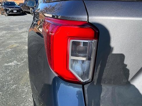 Used 2023 Ford Explorer Limited image 31