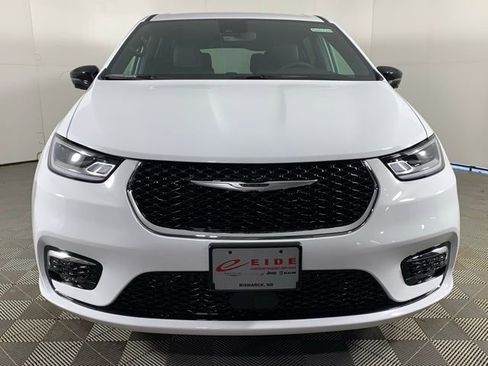 New 2026 Chrysler Pacifica Select image 6