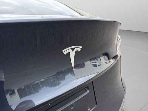 Used 2025 Tesla Model Y Long Range RWD image 29