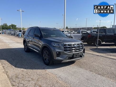 Certified 2025 Ford Explorer Active w/ Active Comfort Package AWD/4WD image 2