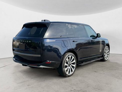 New 2026 Land Rover Range Rover Long Wheelbase SE AWD/4WD image 4