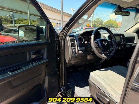 Used 2018 RAM 1500 Express w/ Black Ram 1500 Express Group AWD/4WD image 18