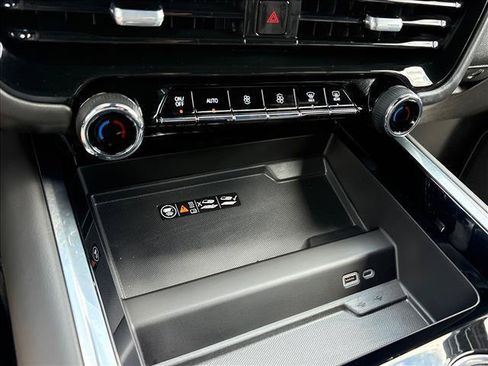 Certified 2025 Chevrolet Tahoe Premier AWD/4WD image 16