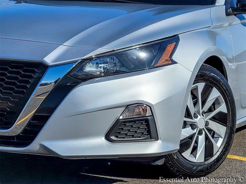 Used 2022 Nissan Altima 2.5 S image 3