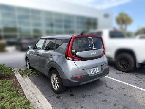 Used 2022 Kia Soul LX w/ Technology Package FWD image 5