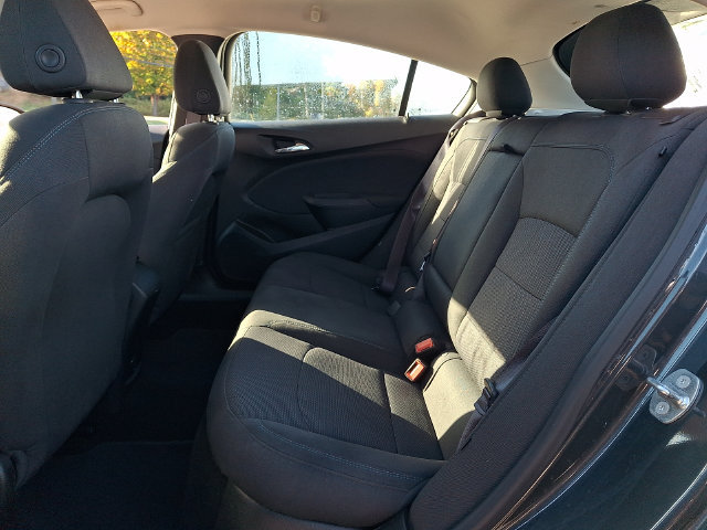 Used 2017 Chevrolet Cruze LT w/ Convenience Package FWD image 19