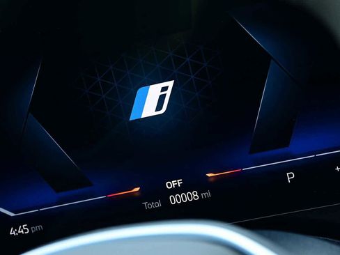 Used 2026 BMW i5 eDrive40 w/ Executive Package RWD image 18