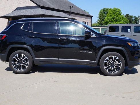 Used 2022 Jeep Compass Limited AWD/4WD image 2