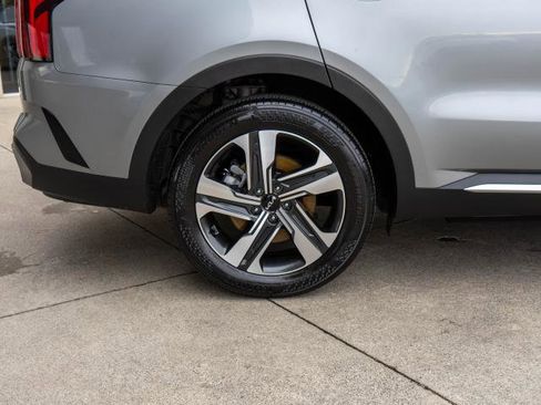 Certified 2023 Kia Sorento EX image 34