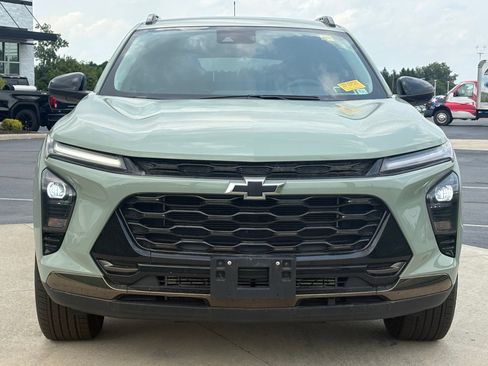 Used 2024 Chevrolet Trax ACTIV w/ Driver Confidence Package FWD image 2
