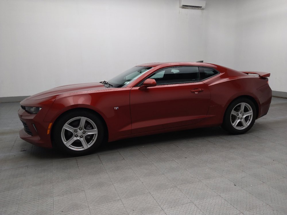 Used 2018 Chevrolet Camaro LT RWD image 2