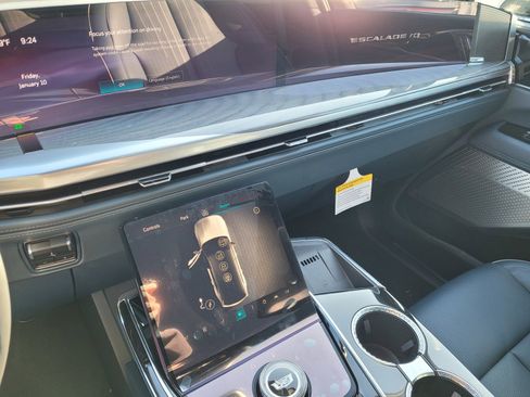 New 2025 Cadillac Escalade IQ Luxury 2 AWD/4WD image 9