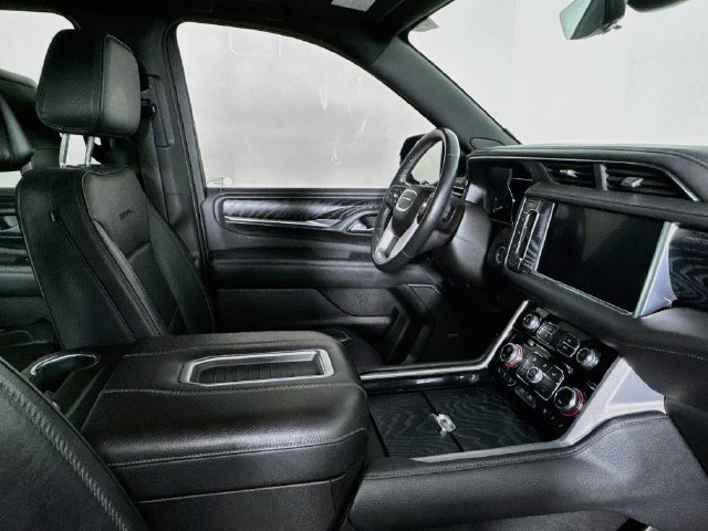 Used 2021 GMC Yukon XL Denali w/ Denali Ultimate Package AWD/4WD image 26