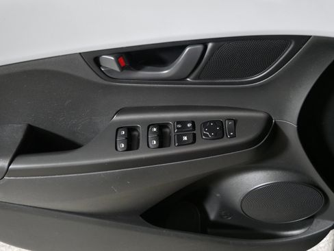 Used 2021 Hyundai Kona SE AWD/4WD image 19
