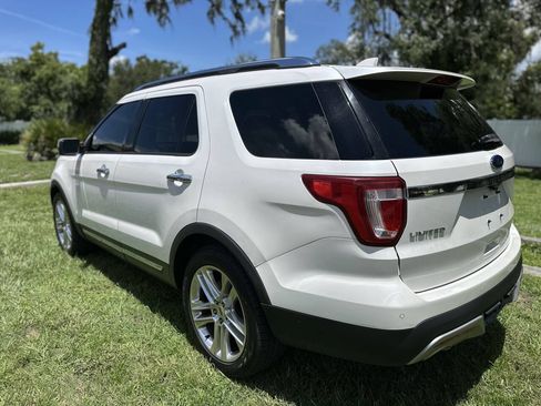 Used 2017 Ford Explorer Limited w/ Equipment Group 301A FWD image 5
