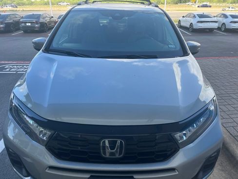 Used 2025 Honda Odyssey Touring image 2