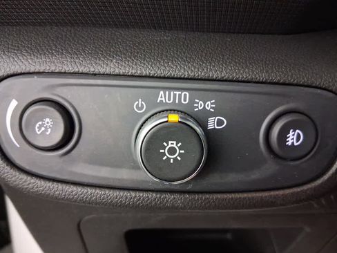 Used 2023 Chevrolet TrailBlazer RS w/ Sun and Liftgate Package image 38