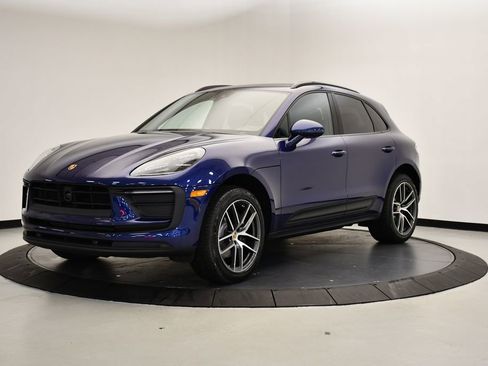 Certified 2025 Porsche Macan image 1