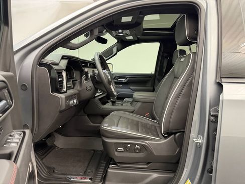 Used 2025 GMC Sierra 1500 AT4X image 5