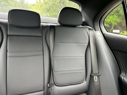 Used 2025 Mercedes-Benz C 300 Sedan image 37