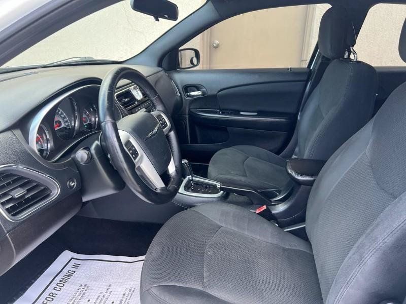 Used 2011 Chrysler 200 Touring FWD image 16
