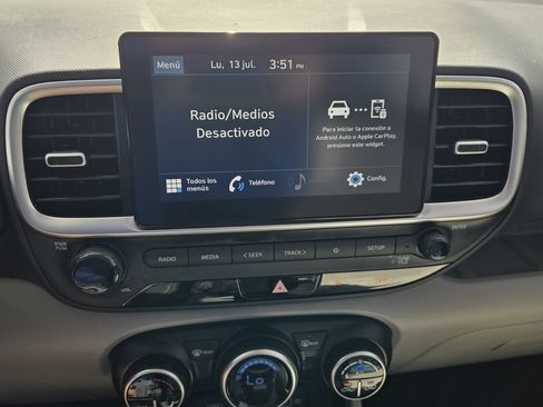 Used 2022 Hyundai Venue SEL FWD image 19