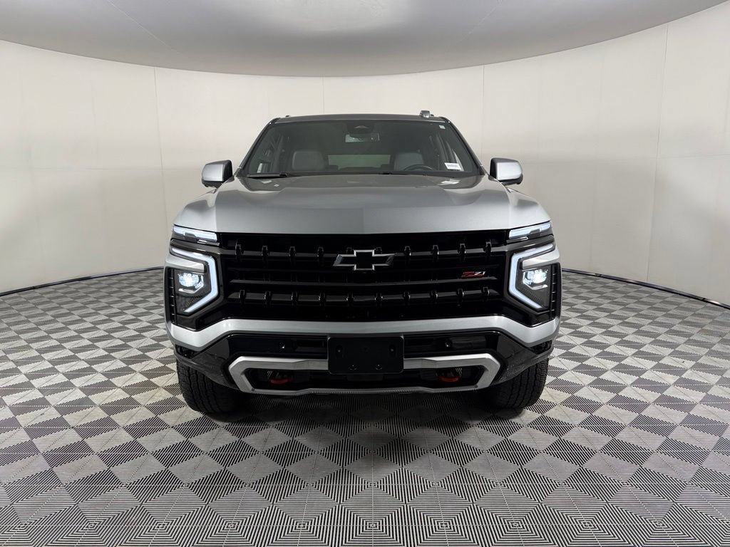 Used 2025 Chevrolet Suburban Z71 AWD/4WD image 4