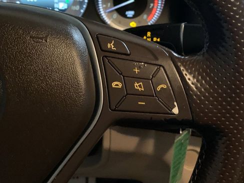 Used 2015 Mercedes-Benz GLK 350 2WD image 19